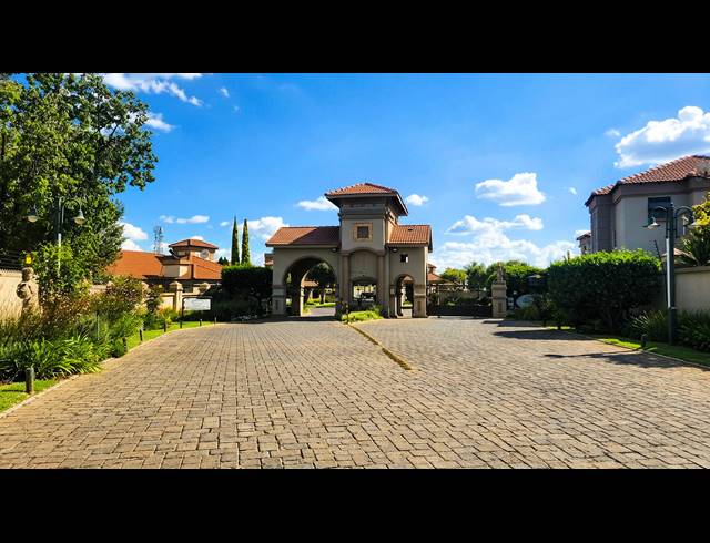3 BEDROOM HOUSE FOR SALE IN VANDERBIJLPARK SW 5